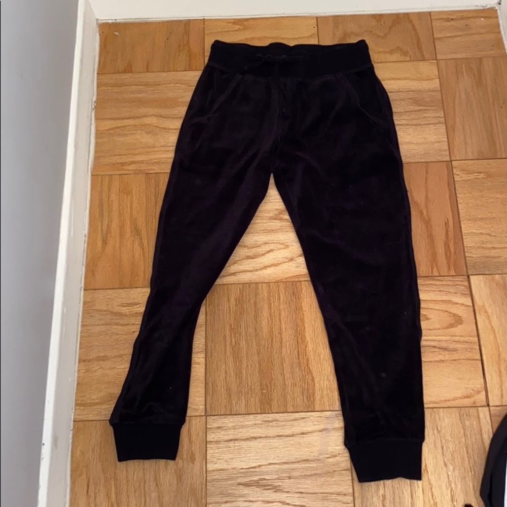 fashion nova black velvet sweatpants